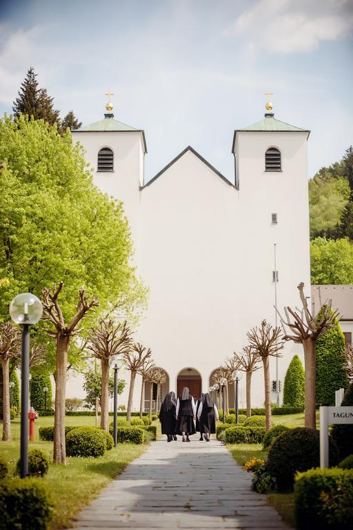 Kloster St. Josef Neumarkt in der Oberpfalz Eksteriør billede