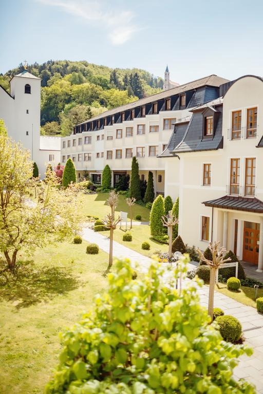 Kloster St. Josef Neumarkt in der Oberpfalz Eksteriør billede
